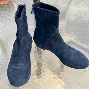 Blue suede, AVC by Adriana V. Campanile ankle boots Womens SZ 39